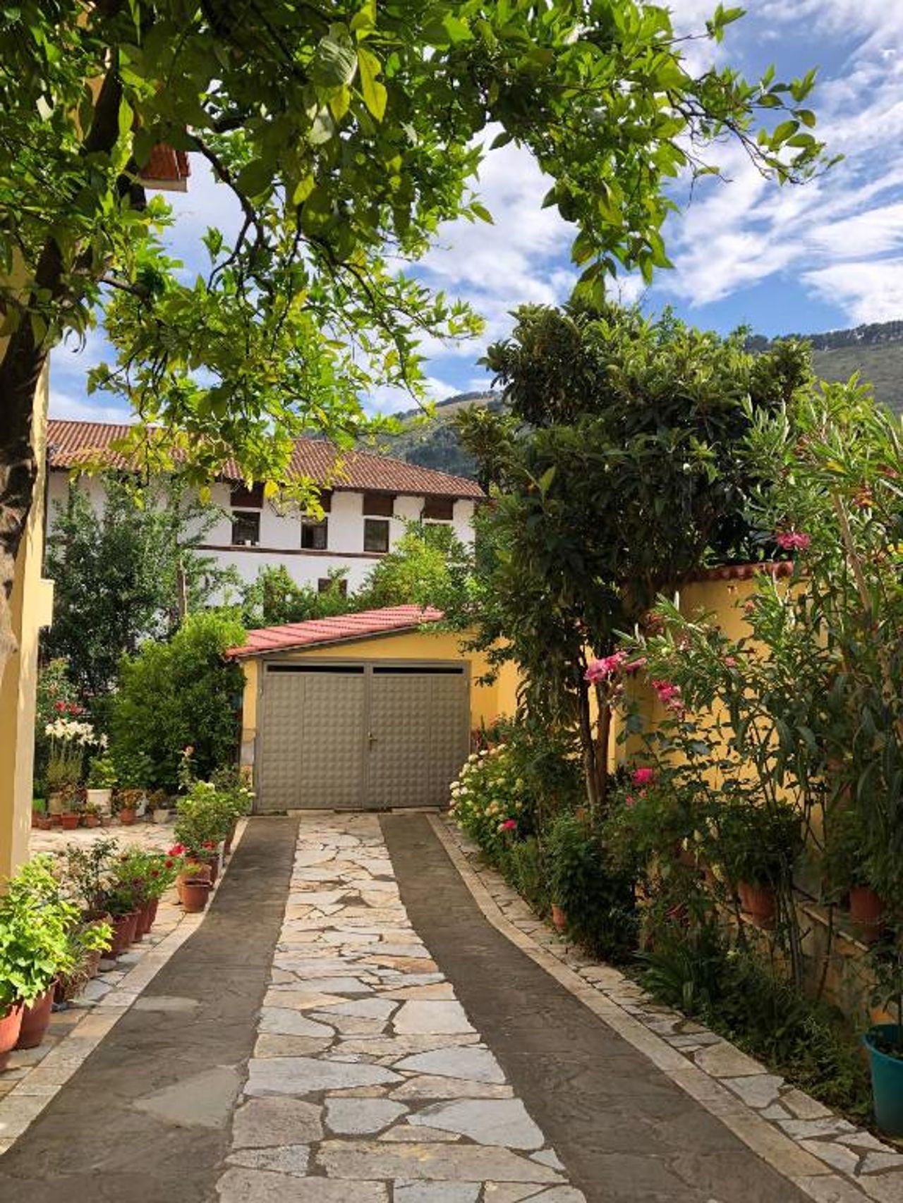 Villa Garden