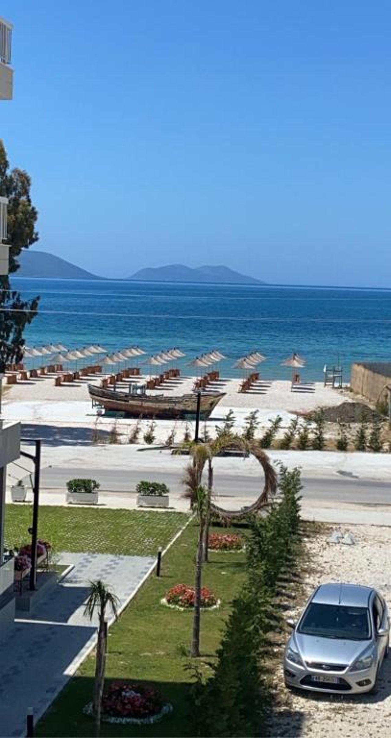 R&I Sea and Mountain View Apartments Radhimë