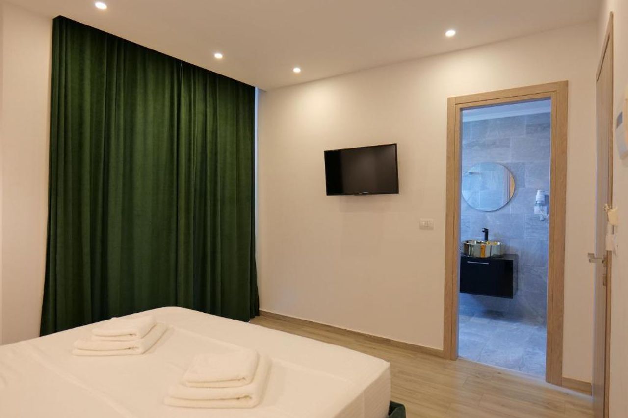 Kuburi Hotel
