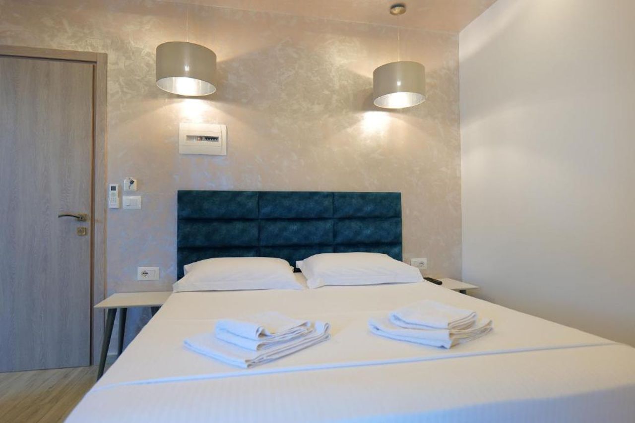 Kuburi Hotel