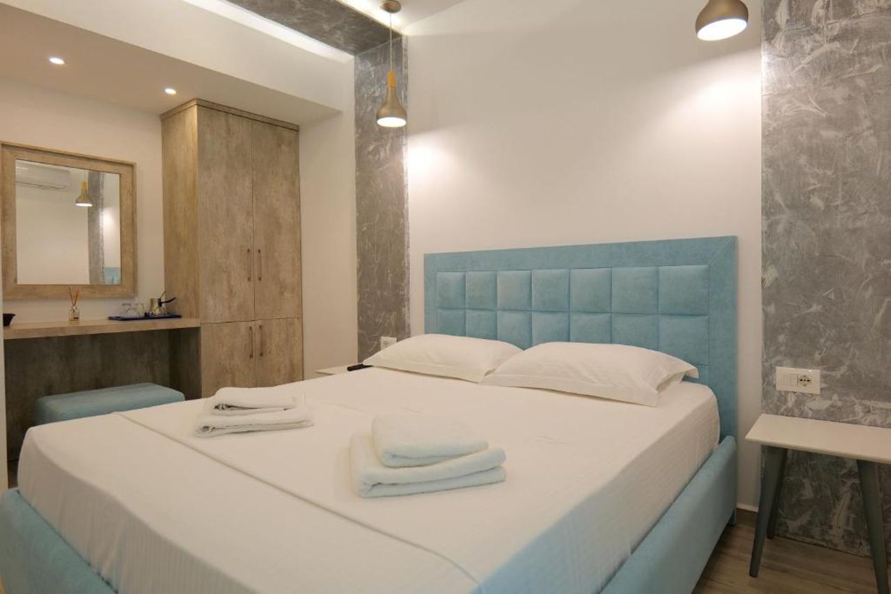 Kuburi Hotel