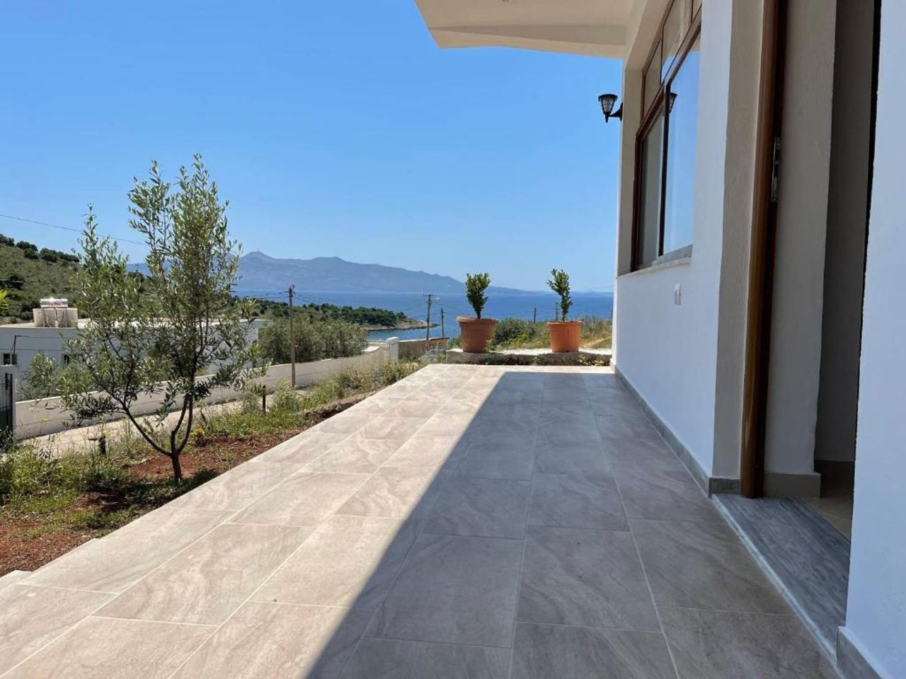 Lovely apartment with sea view in Saranda