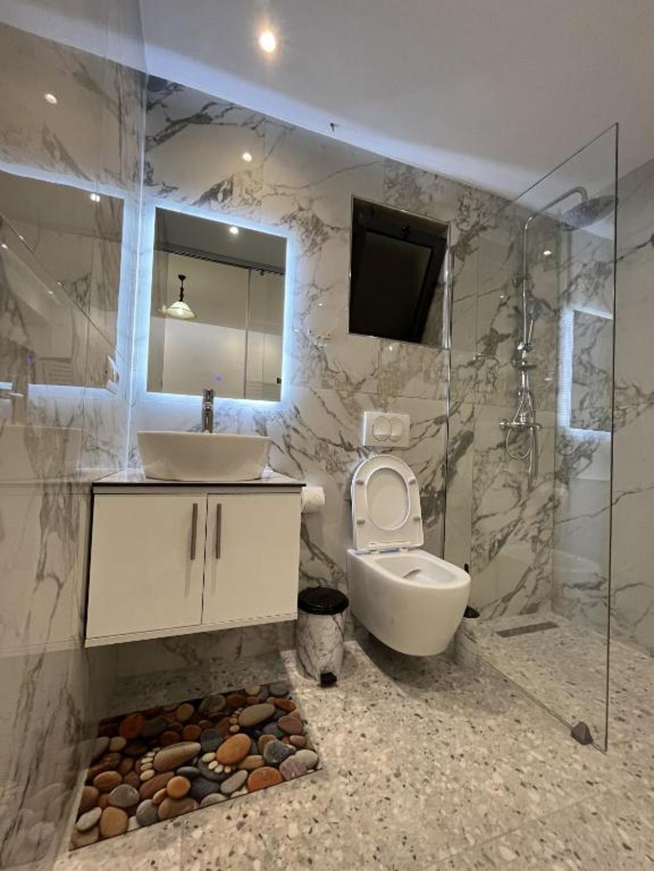 Biraci Residence