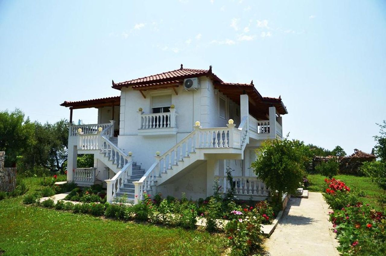 Helen Apartments