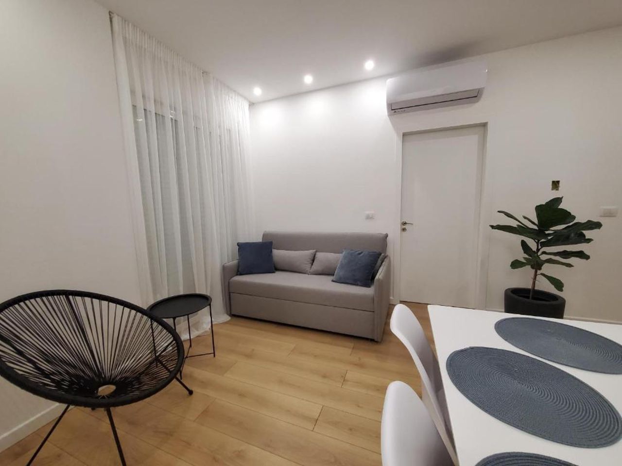 Salty blue, 2 bedroom apartment, by the beach