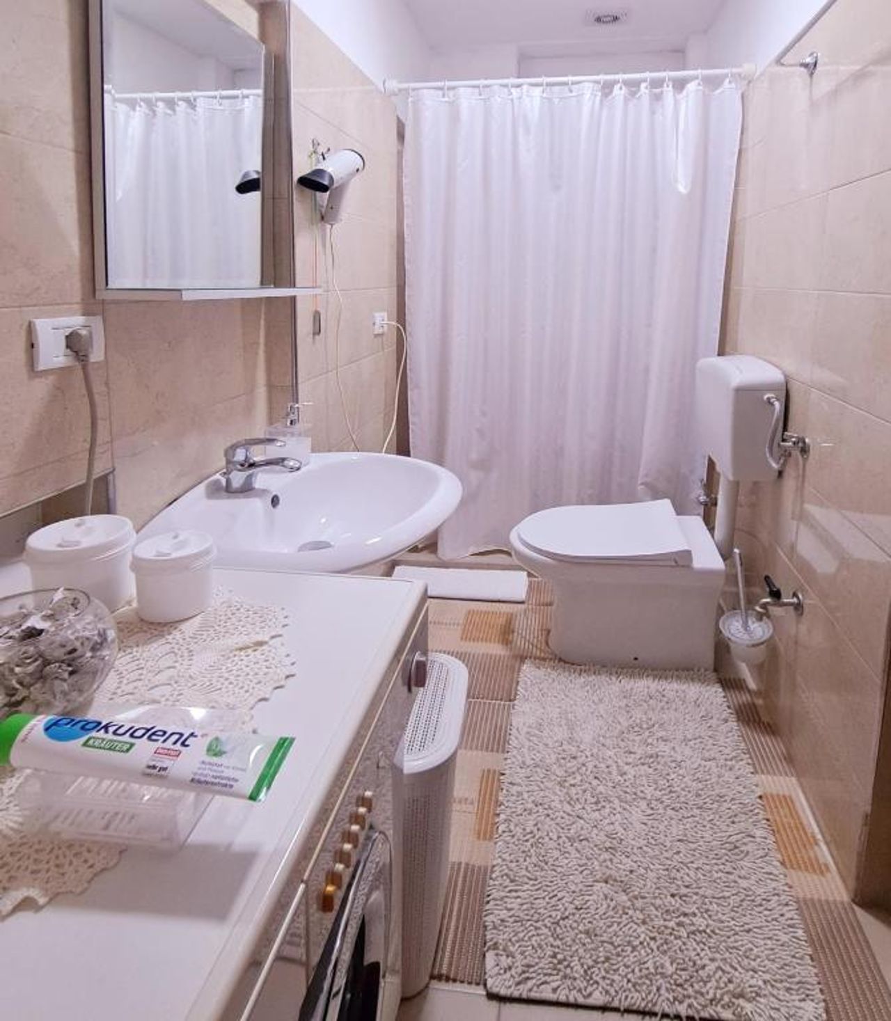 All Seasons Apartments