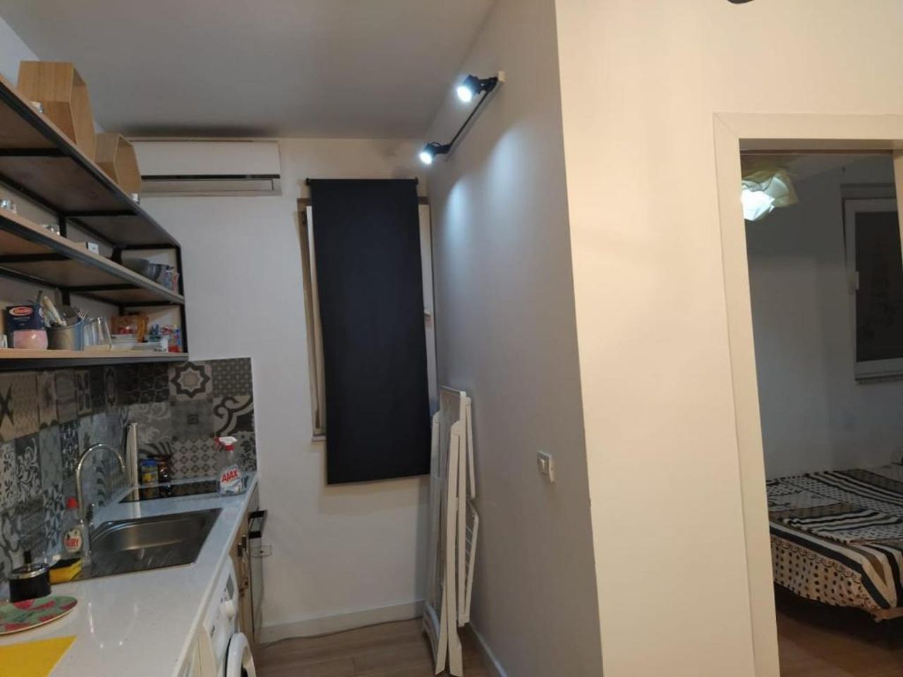 Lovely 1 bedroom apartment near Eye of Tirana