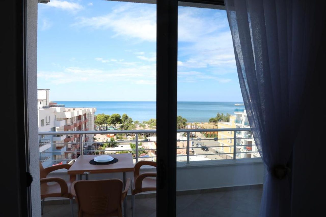LUX4 Seaview & 43' TV Netflix