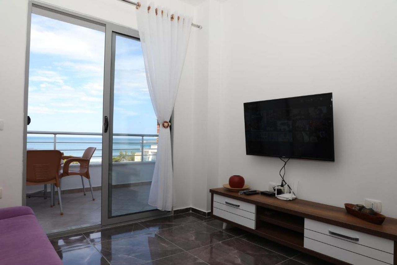 LUX4 Seaview & 43' TV Netflix