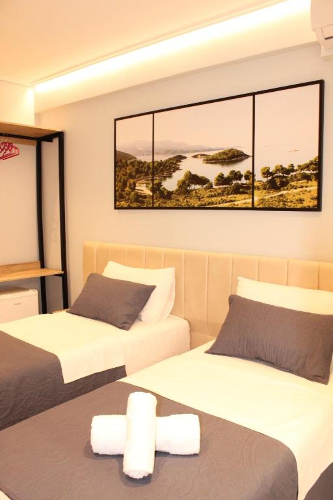 Bebi Hotel And Apartments
