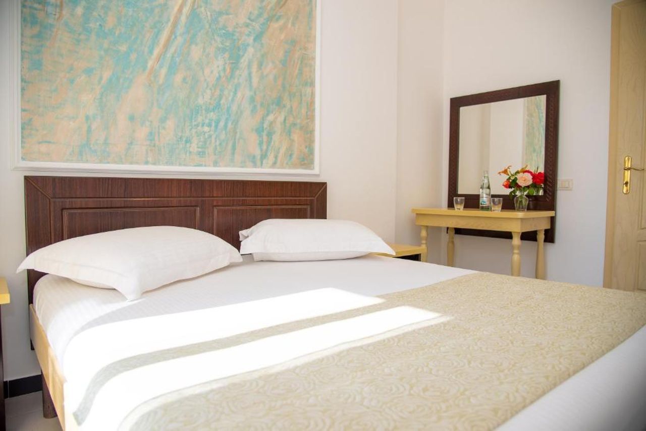 Elite Hotel