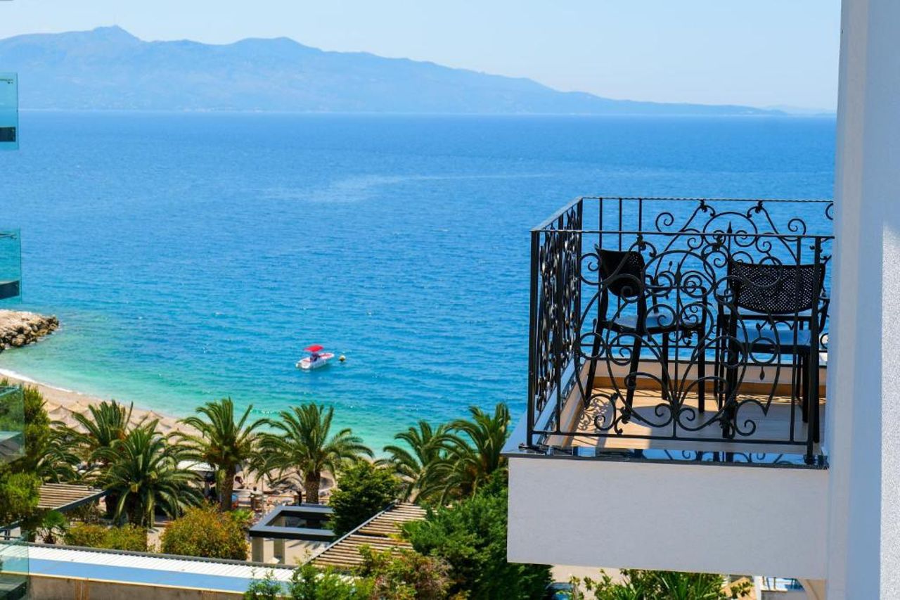 Seawave Hotel