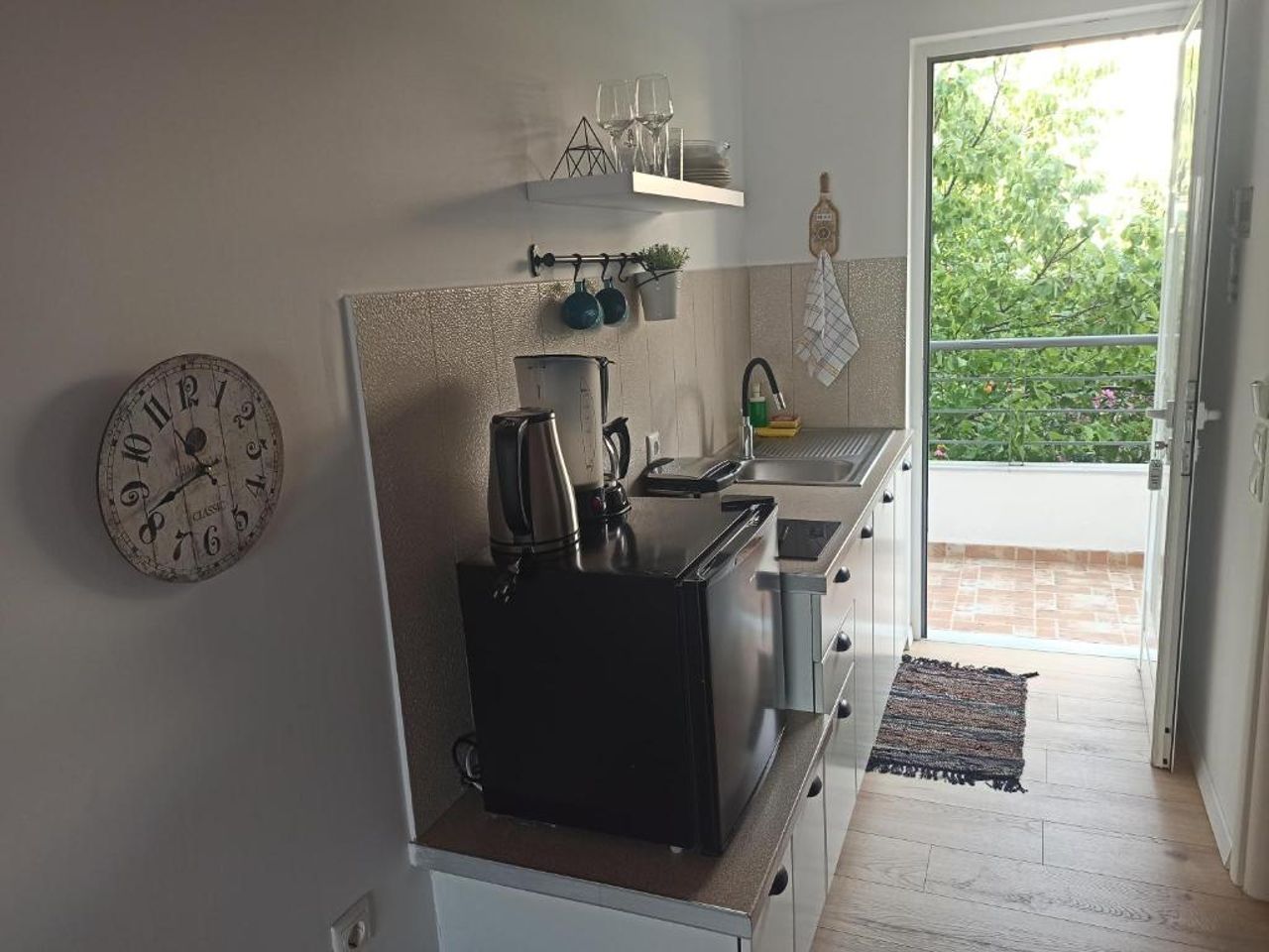 Bourbos Summer Rooms