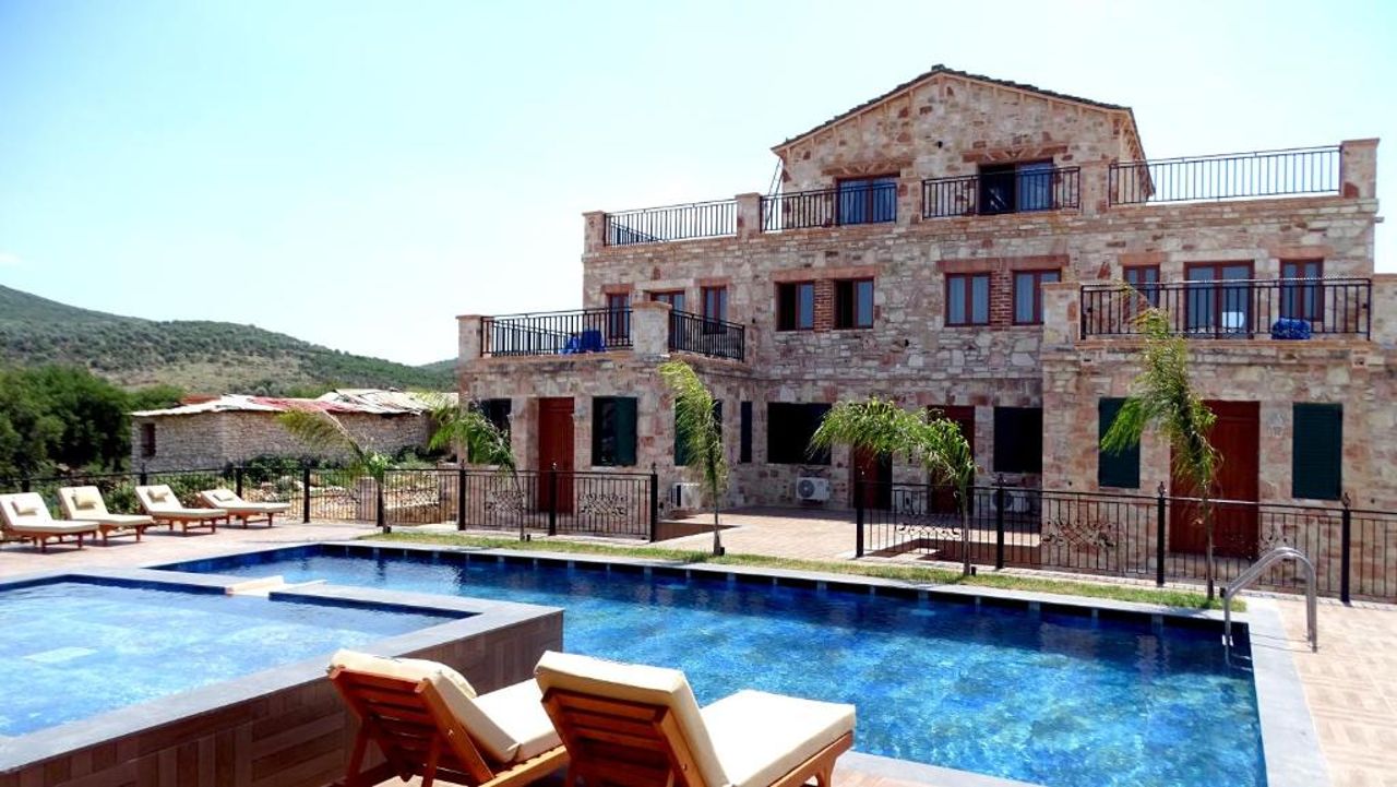 Limni Resort