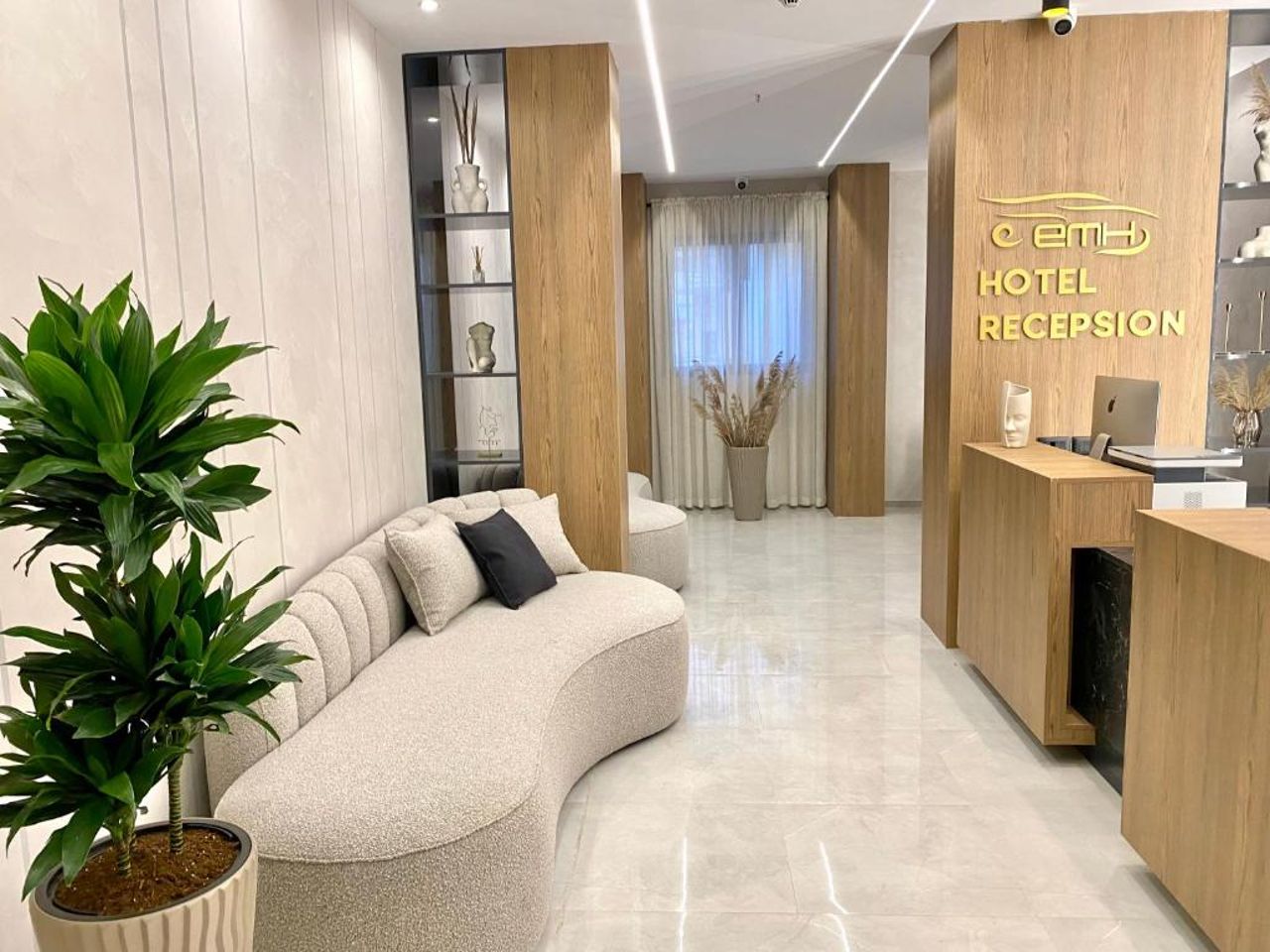 Elmar Hotel