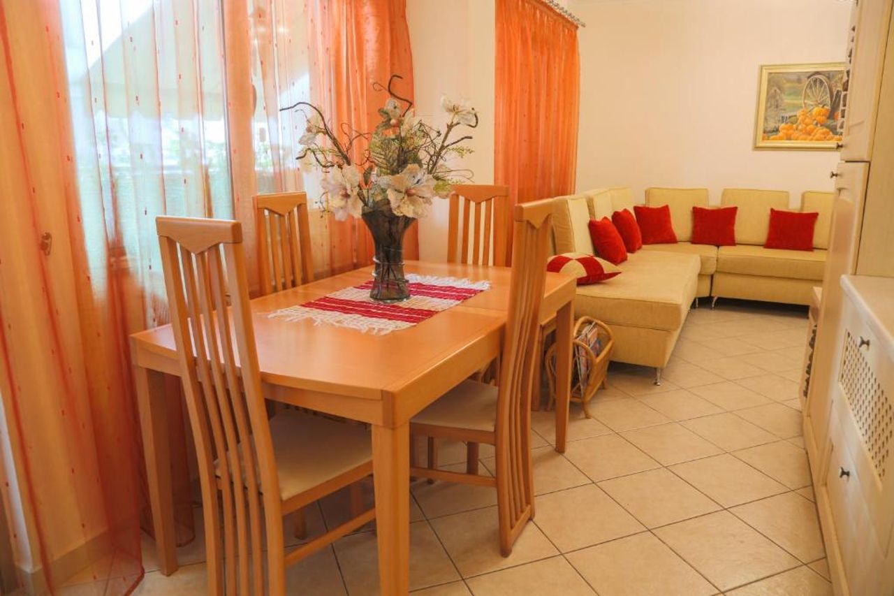 Garden of Happiness'' Apartment