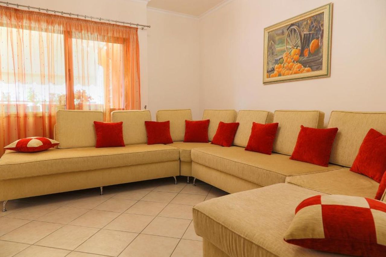 Garden of Happiness'' Apartment