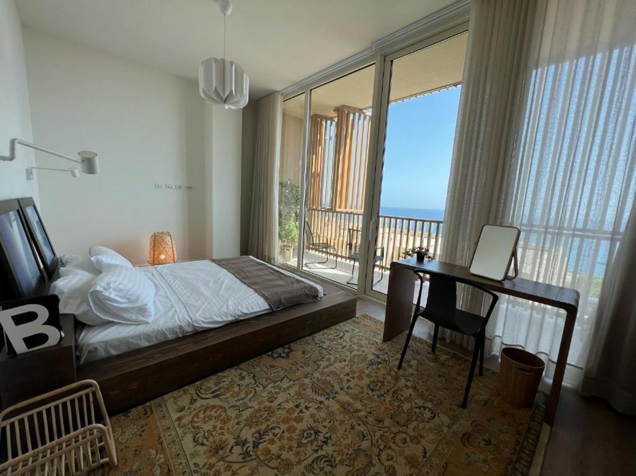 3-bedroom beach villa with a pool in Green Coast Palase