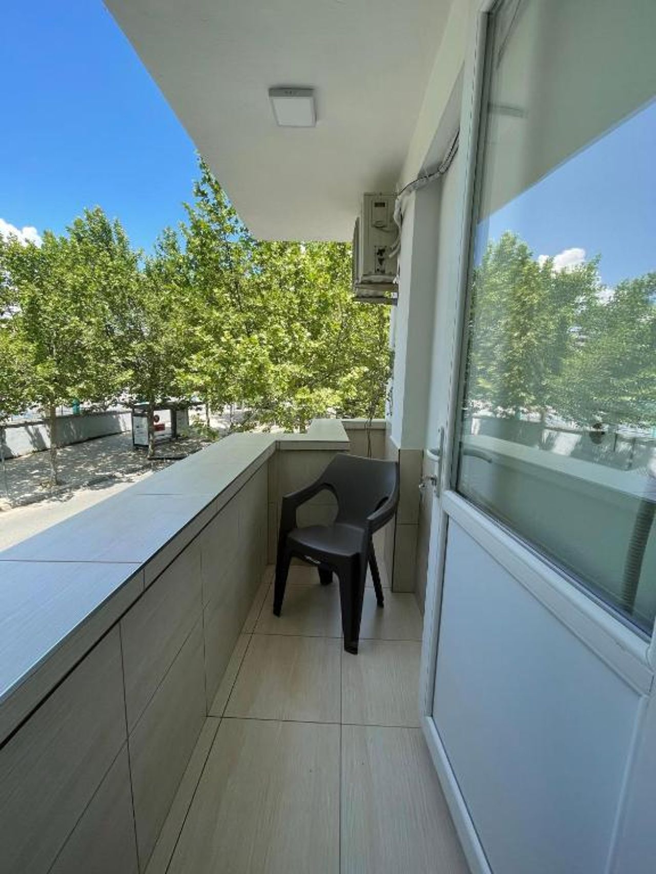 Lovely one-bedroom apartment with private entrance