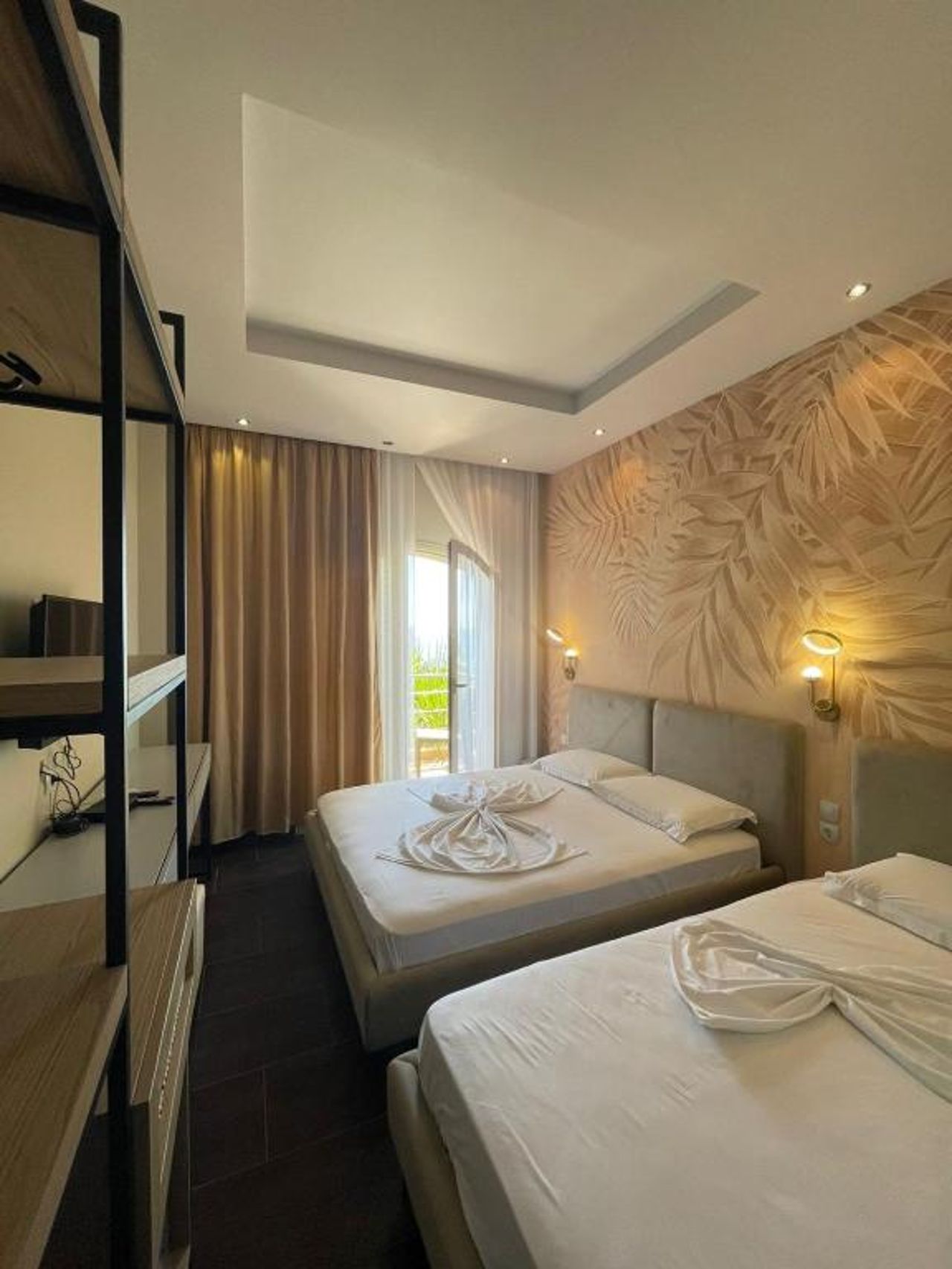 Royal Blue Hotel