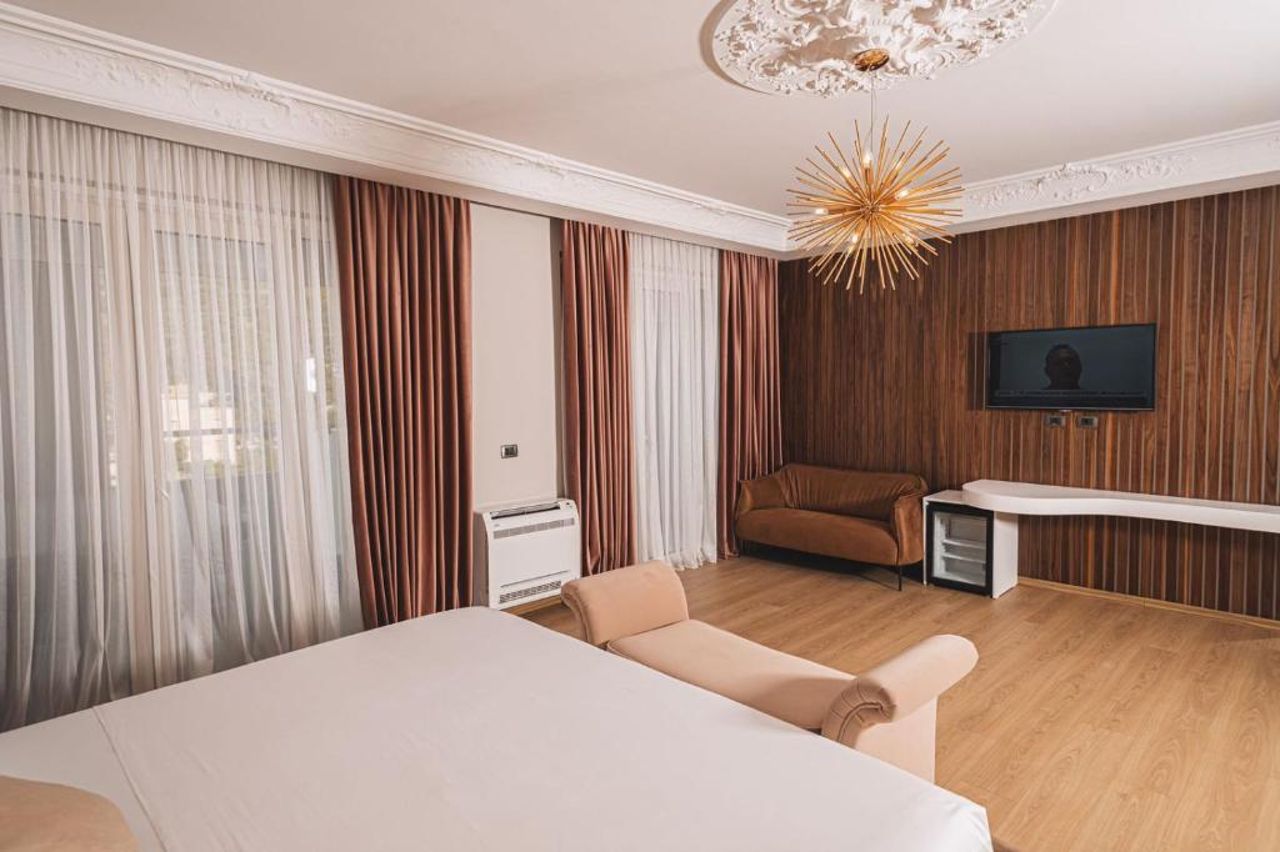 Grand Mirage