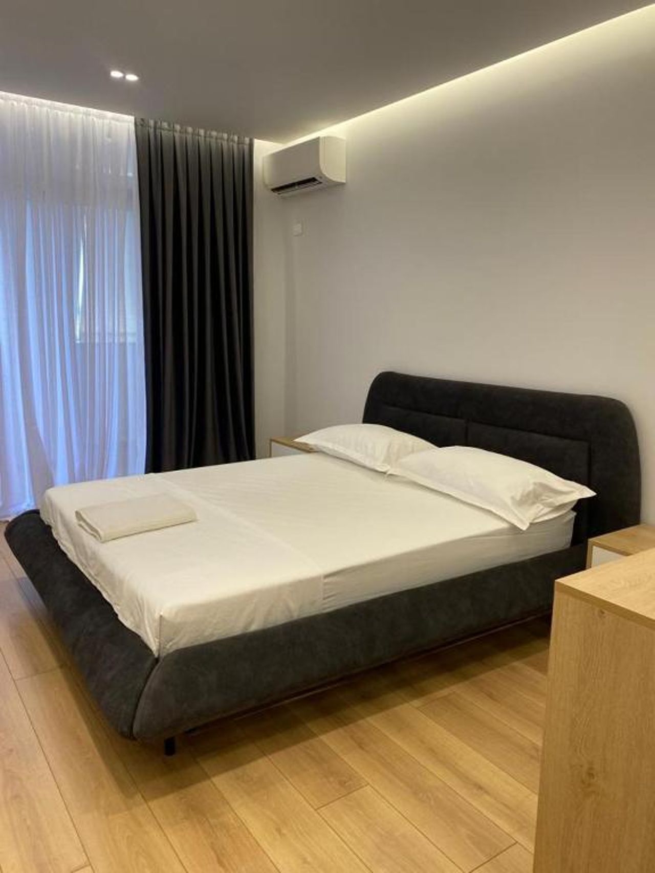 8th Floor Luxury Apartament Tirana