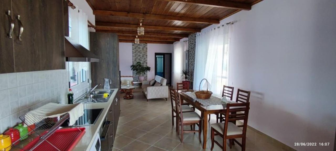 Phoenice's apartment
