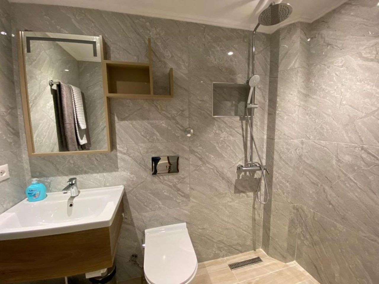B & B Pogradec