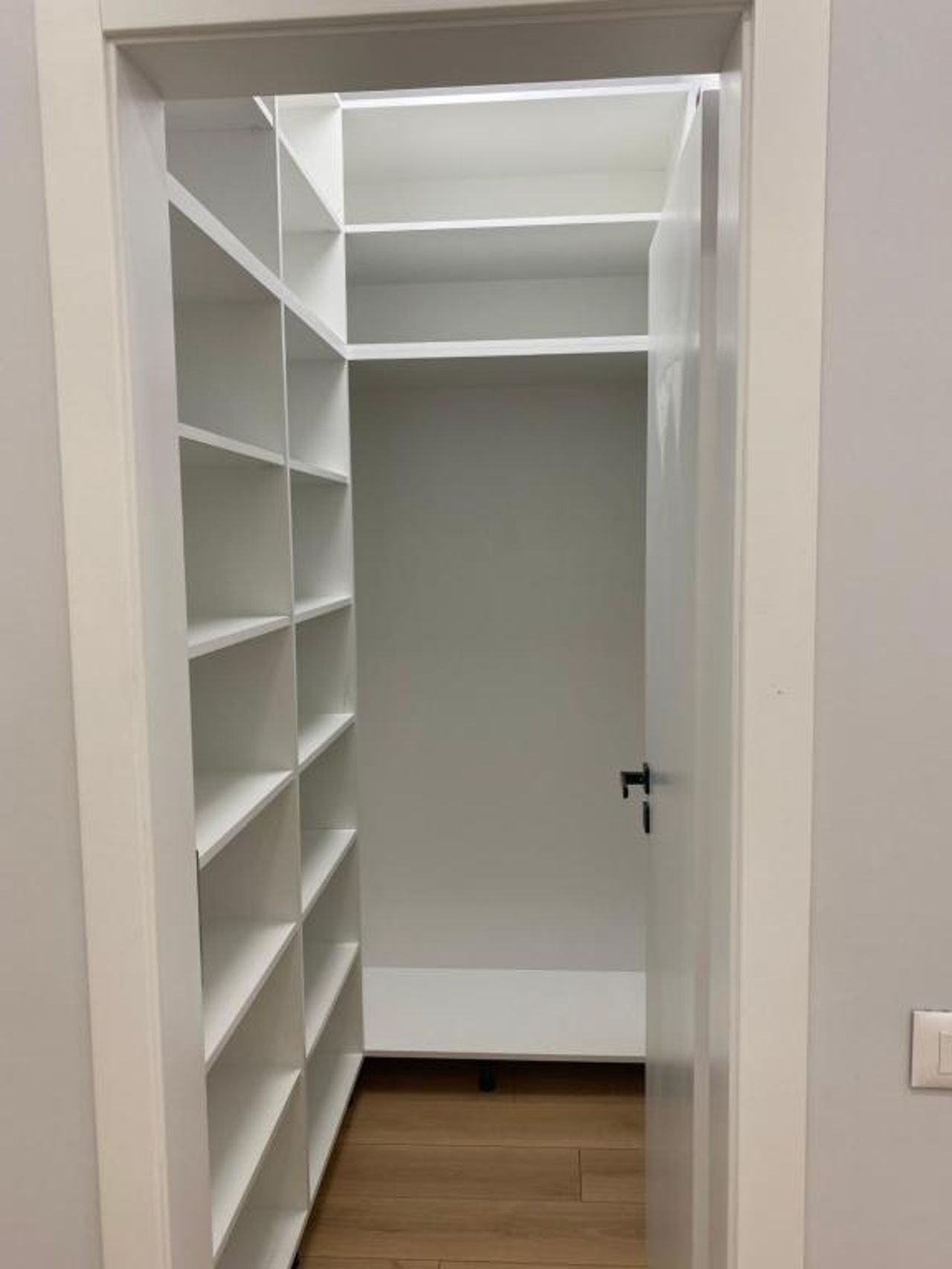 8th Floor Luxury Apartament Tirana