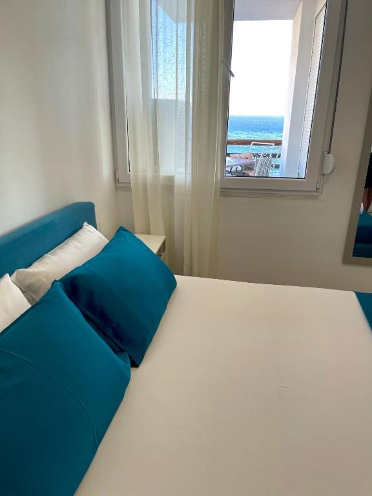 Sunny Bay Apartments