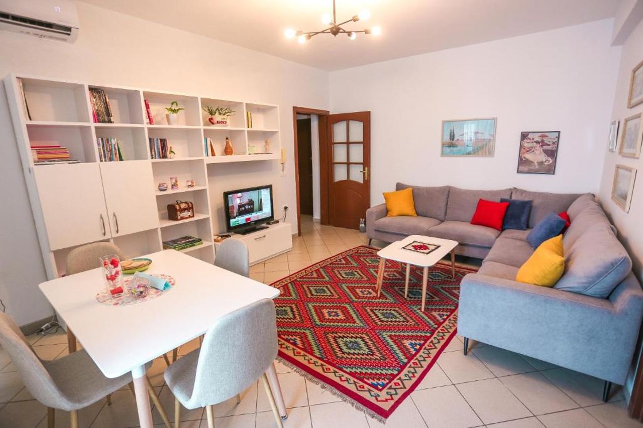 Tirana Views Apartment - Comfy & spacious