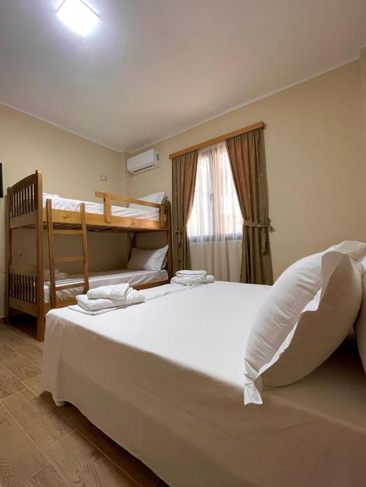 Tékada Hotel & Restaurant