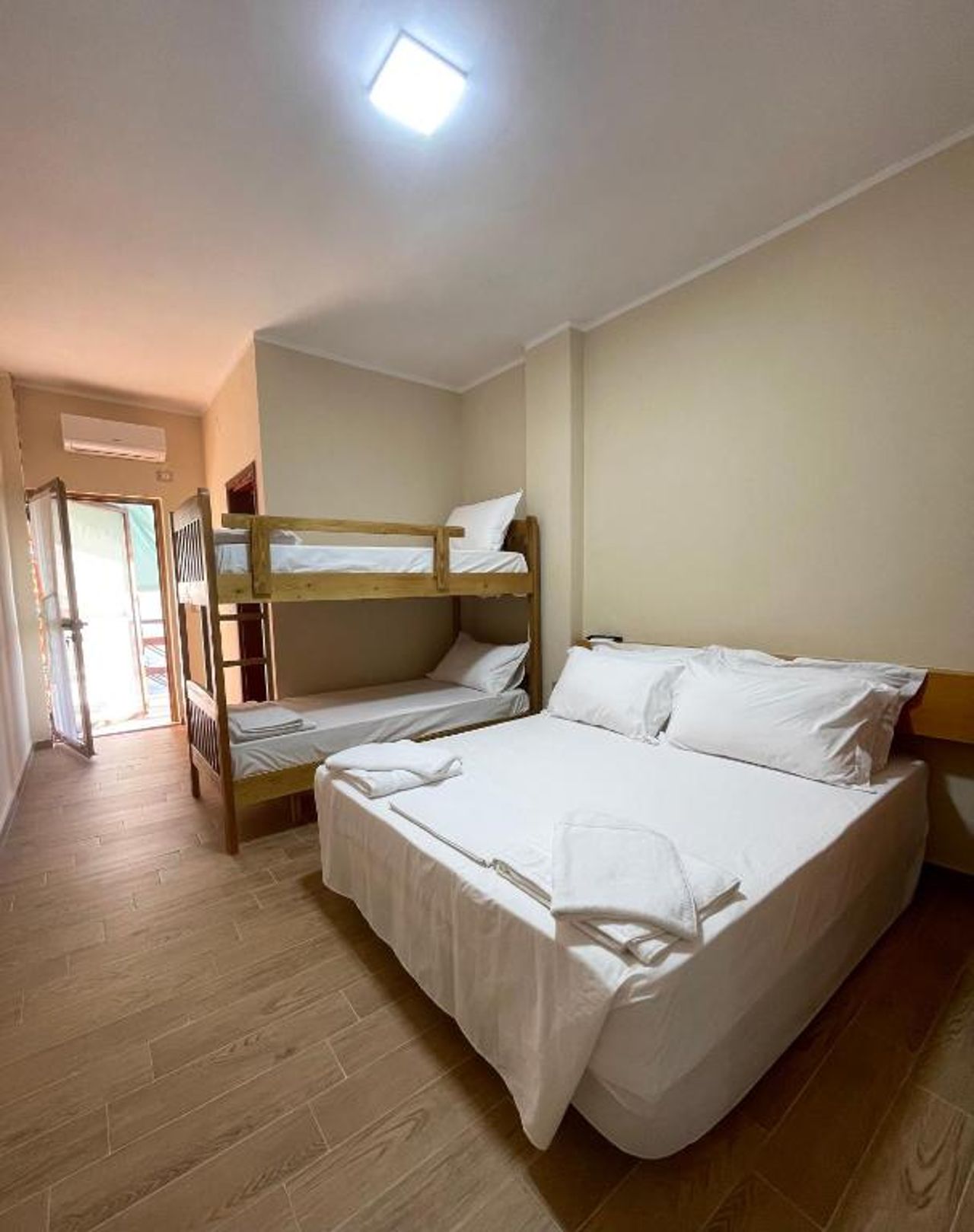 Tékada Hotel & Restaurant