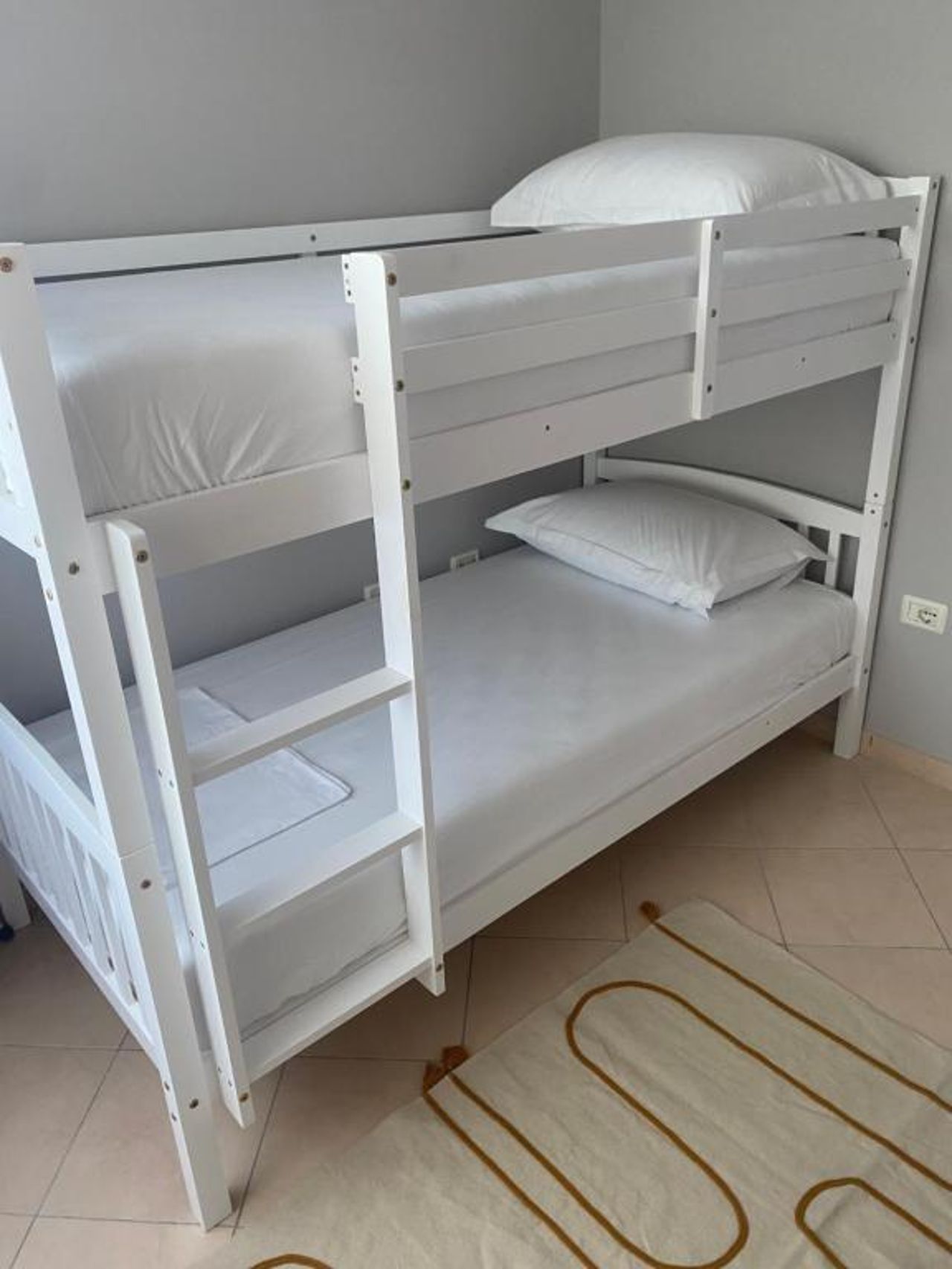 Cheerful 2-bedroom apartment in Golem