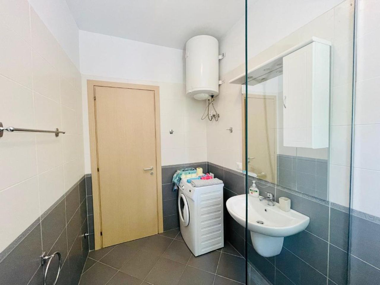 Saimir Apartment