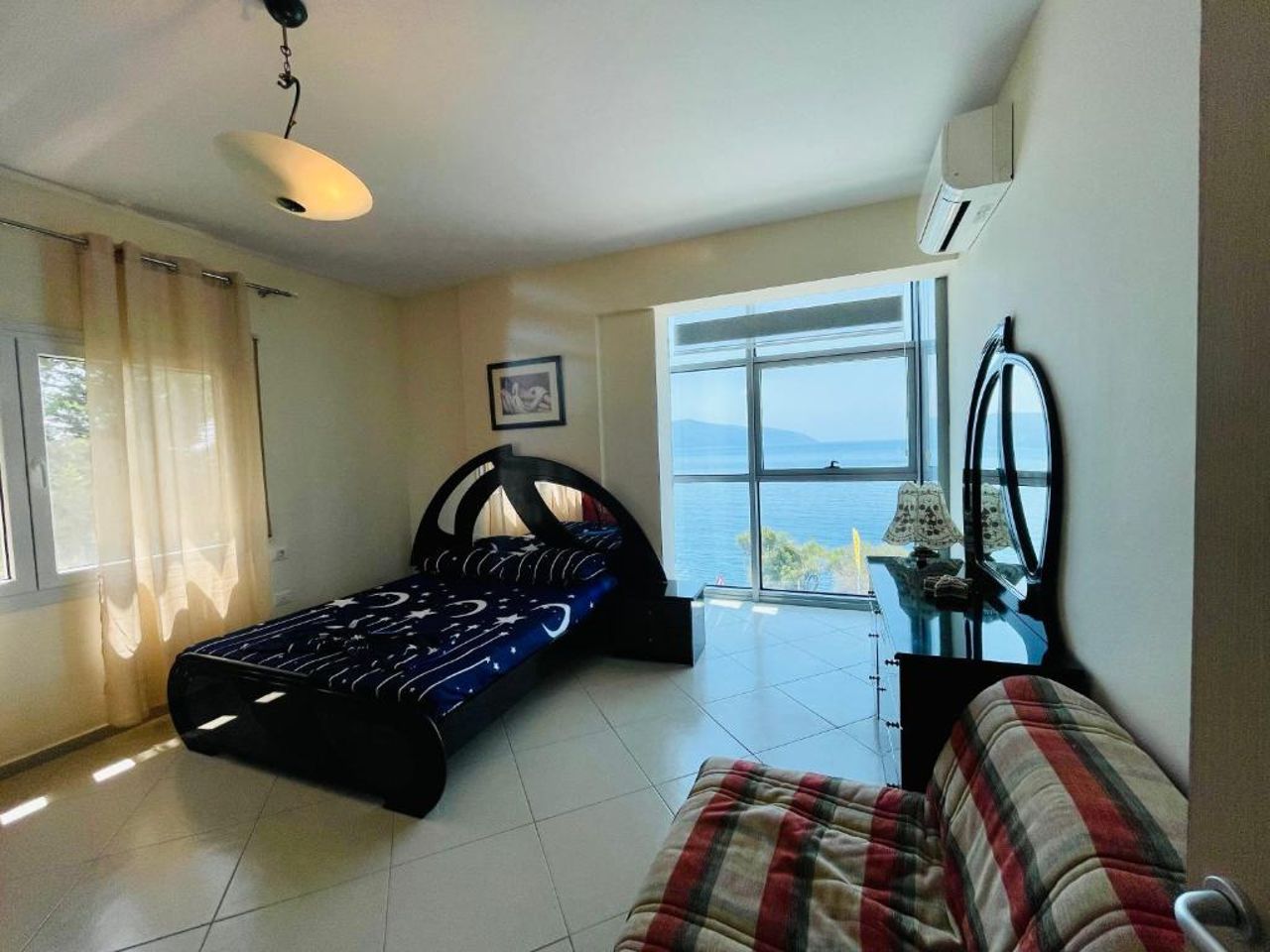Saimir Apartment