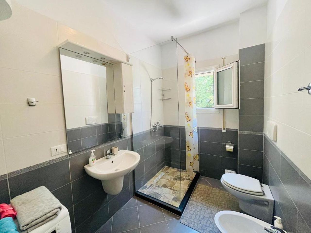 Saimir Apartment