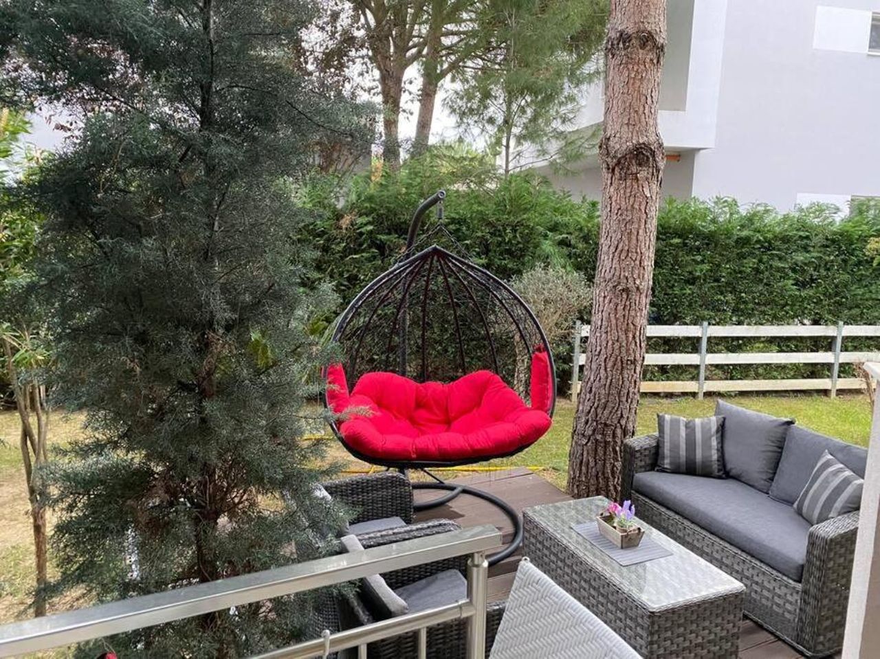 Blue Garden Villa, Gjiri i Lalezit