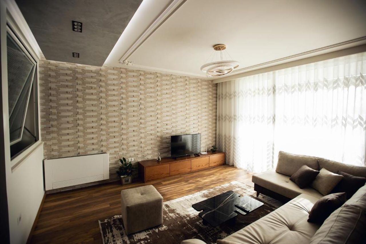 Skyline Apartment