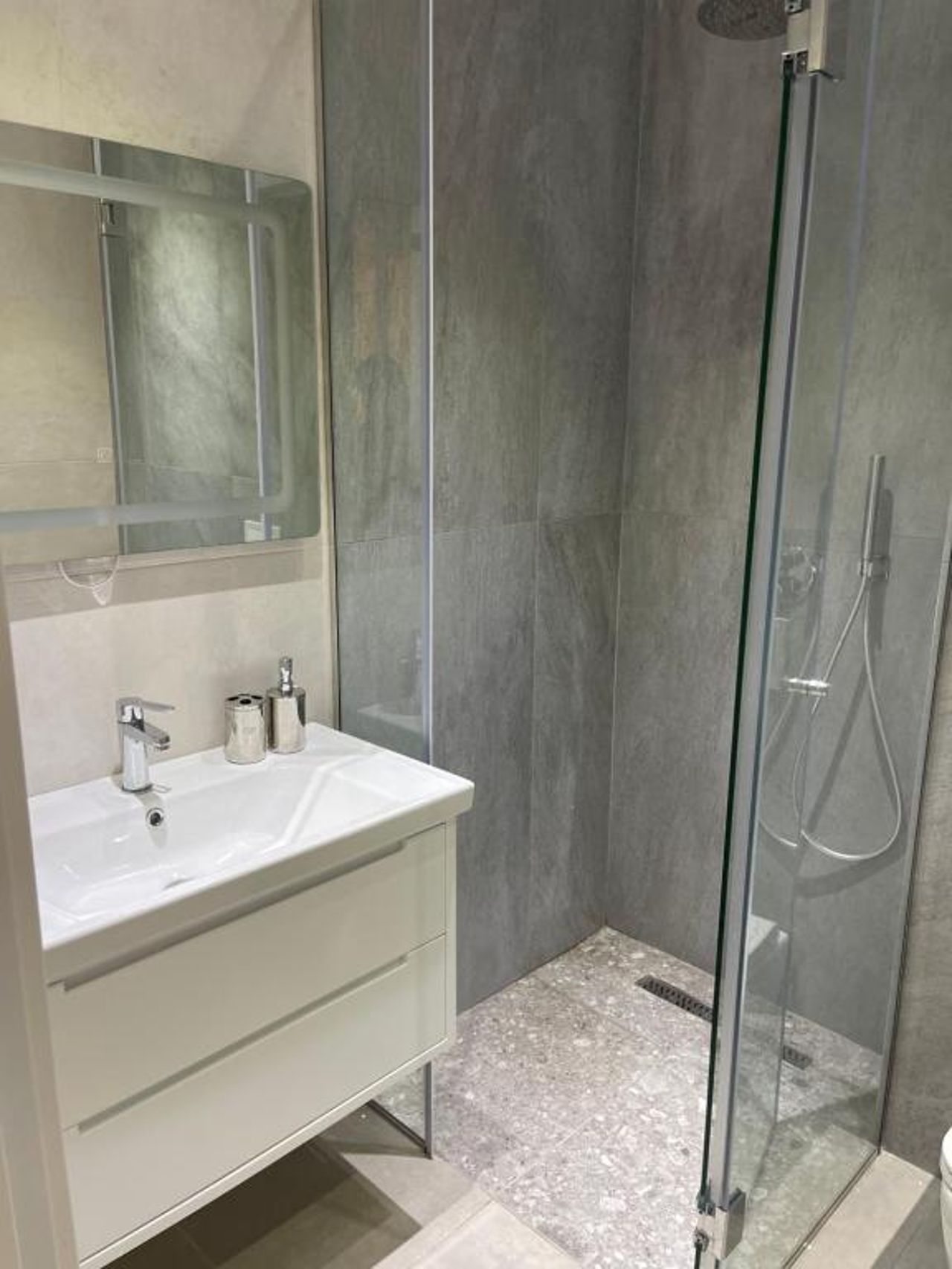 By Breeze Apartments