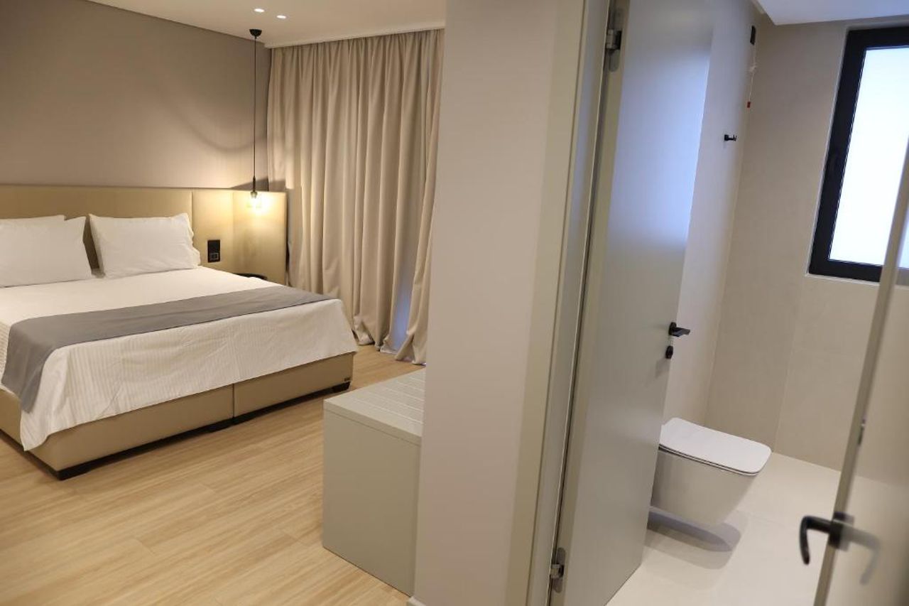 Yacht Premium Hotel