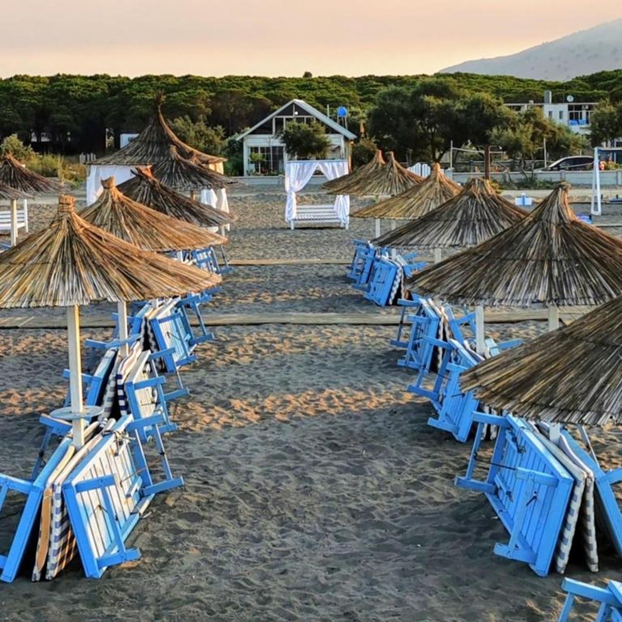 Beachfront, Tirana Guest House