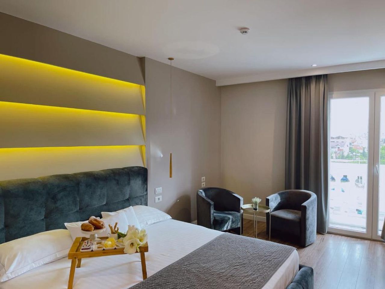Light Hotel
