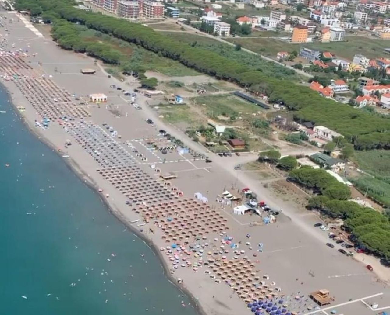 Beachfront, Tirana Guest House