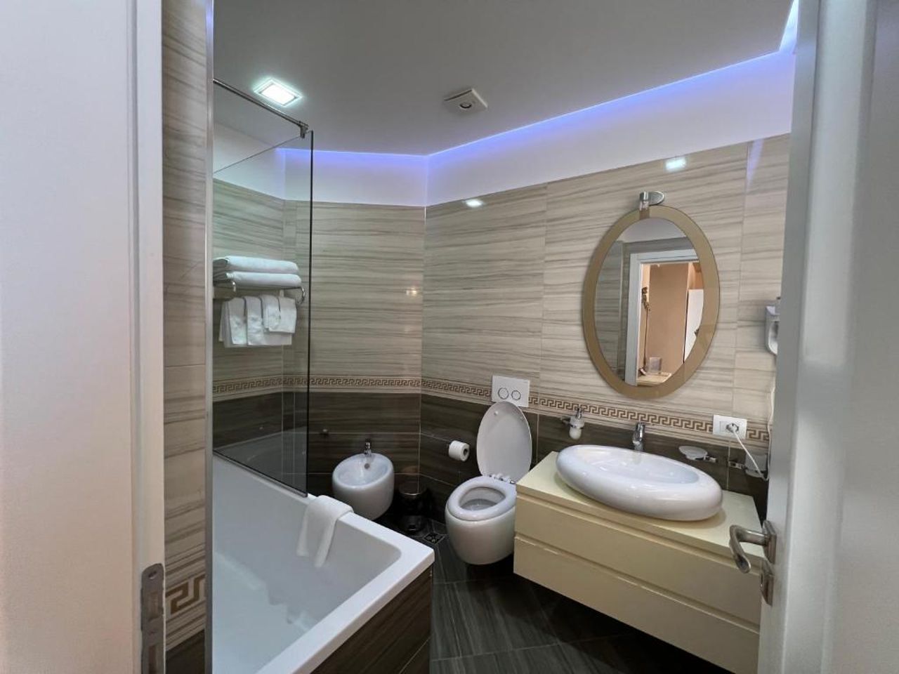 CC Hotel & Residence