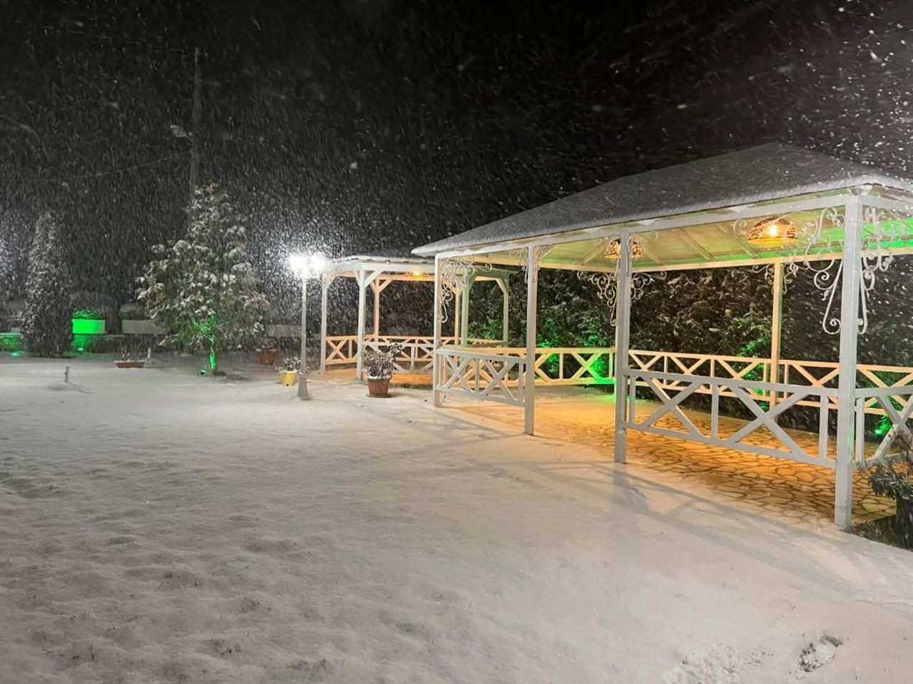 ZISI Hotel & Restaurant