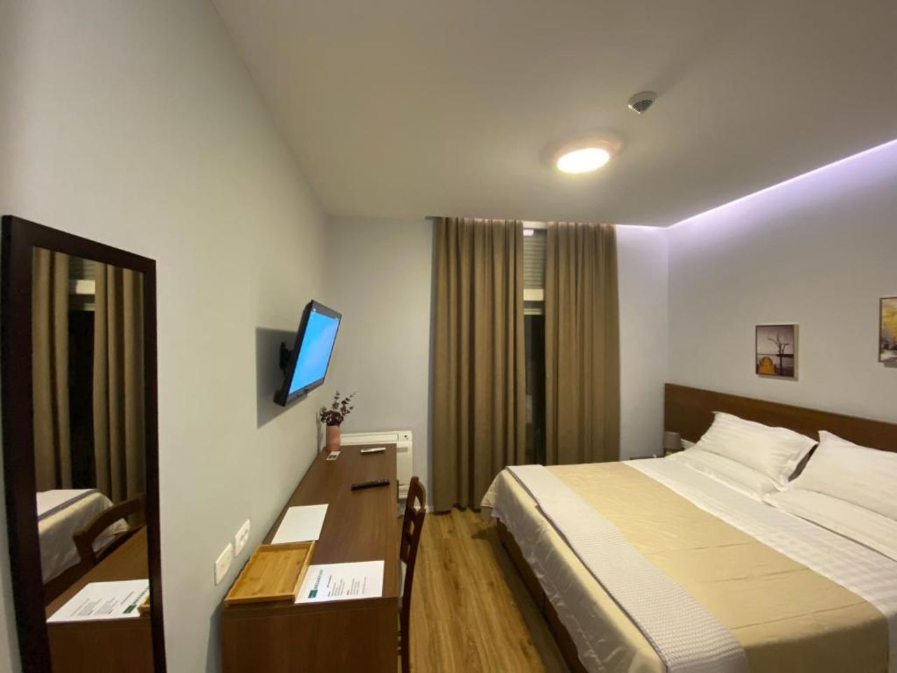 In Center Hotel