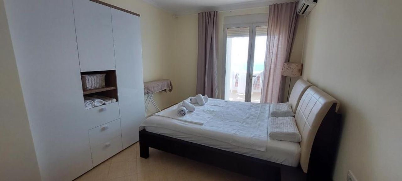Kledia's apartment