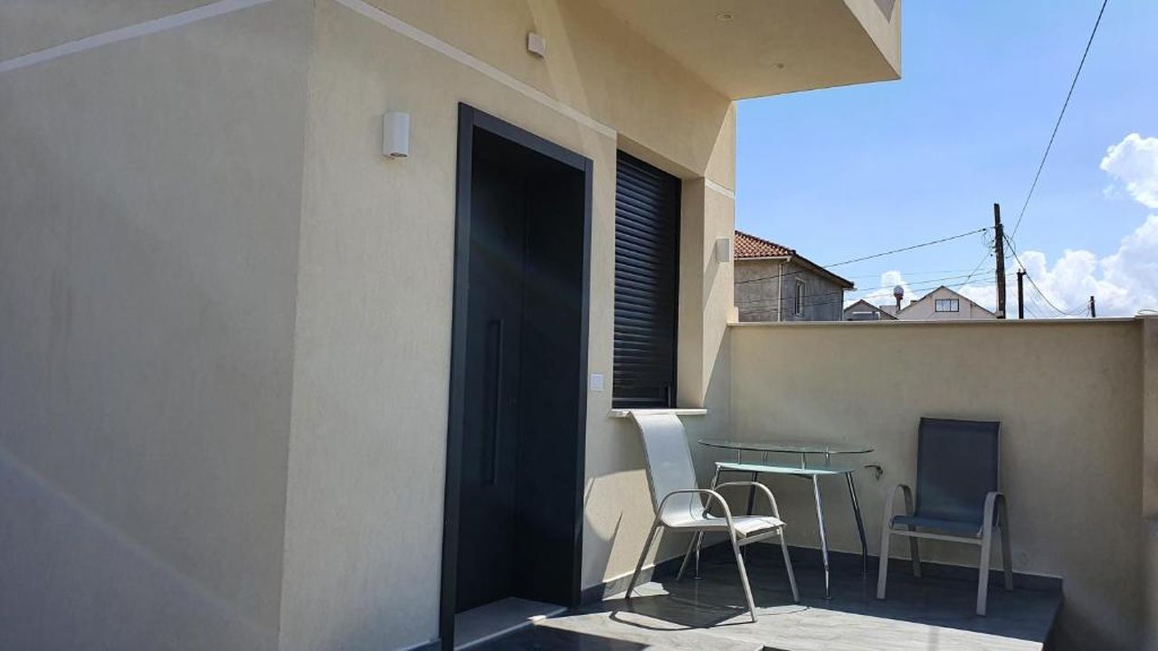 ALIKO's peaceful house, close to bus terminal