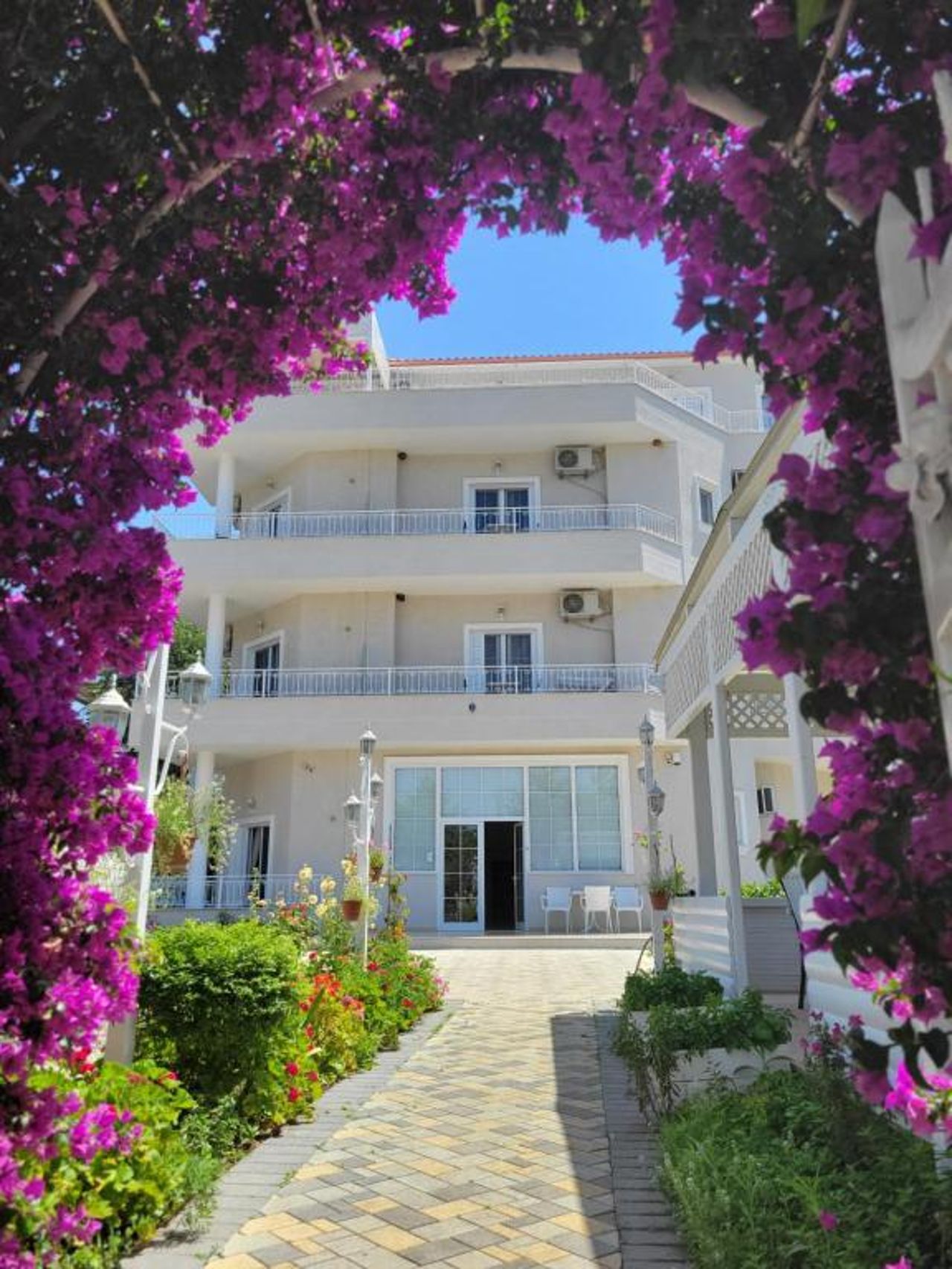 Villa August Ksamil